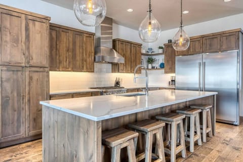 Complete Kitchen - Fully Stocked / Seating for 15+ at the island and table