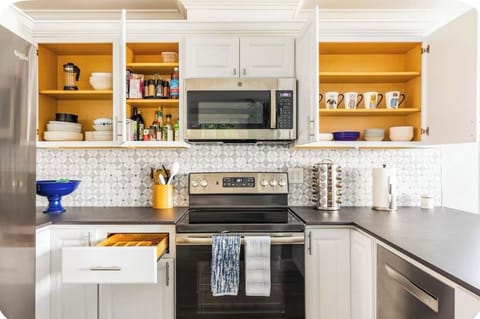 With everything you need, cook a big meal with families.