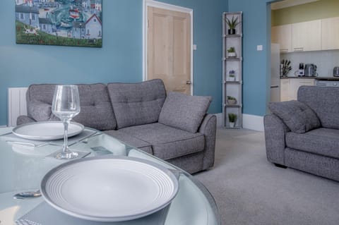 Flint House - 2 Bedroom Apartment - Tenby (5194)