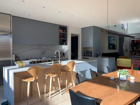 gourmet kitchen -- fully stocked