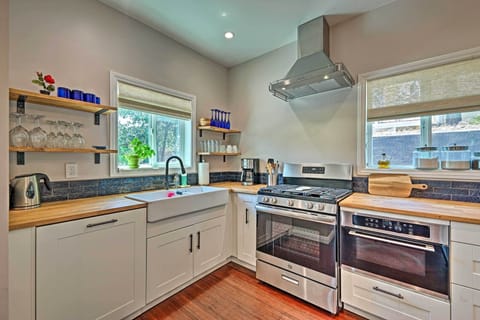 Fully Equipped Kitchen | Ice Maker | Blender