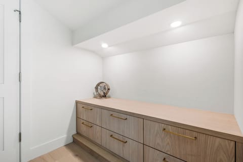 7.02-telluride-seven-summits-closet-guest-four