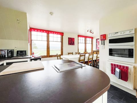 Kitchen | Fourpenny Cottage - Fourpenny Cottages, Skelbo, near Dornoch