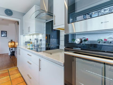 Kitchen | Tyr LLyr, Penclawdd