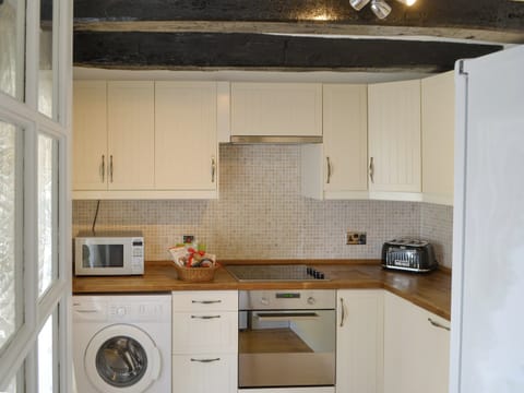 Kitchen | Dolly&rsquo;s Cottage, Ovington