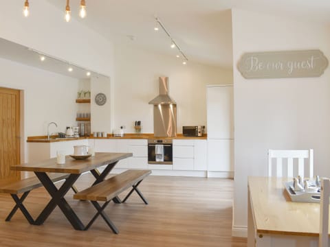 Kitchen/diner | Redstones Cottage, Greasby, Wirral