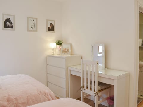 Twin bedroom | Redstones Cottage, Greasby, Wirral