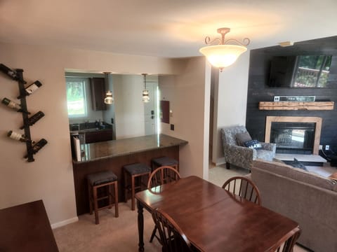 Dining room and breakfast bar