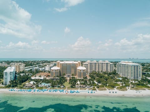 Beach | Beach nearby, sun loungers, beach towels