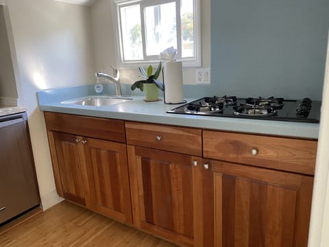 Kitchen—you can cook your own meals(Oil, Salt 、Vinegar、pepper)