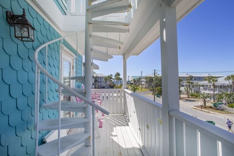 21-Agave-Blue-Balcony