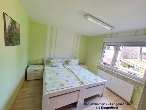 2 bedrooms, travel crib, free WiFi, bed sheets