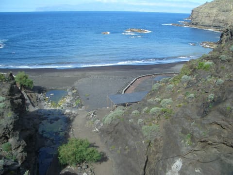 Beach nearby, sun loungers