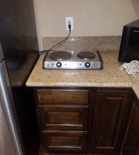 Fridge, microwave, stovetop, electric kettle