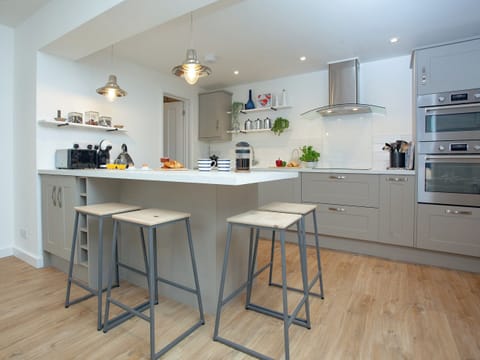 Kitchen | Haldon View, Lympstone