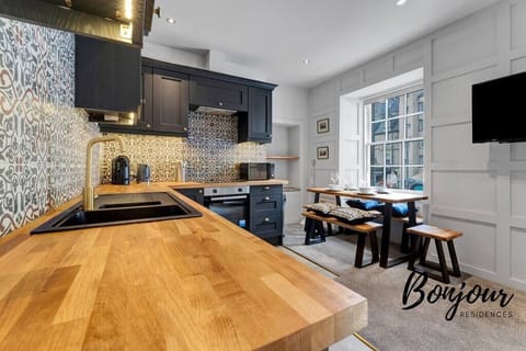 Fully equipped kitchen with Nespresso, Microwave Oven, Induction hob, electric oven, etc