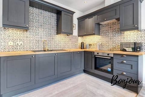 Fully equipped kitchen with Nespresso, Microwave Oven, Induction hob, electric oven, etc