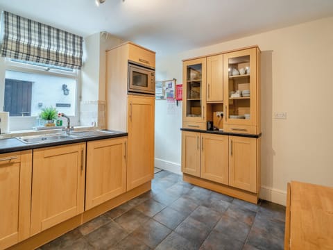 Kitchen and dining area | Littlecroft, Windermere