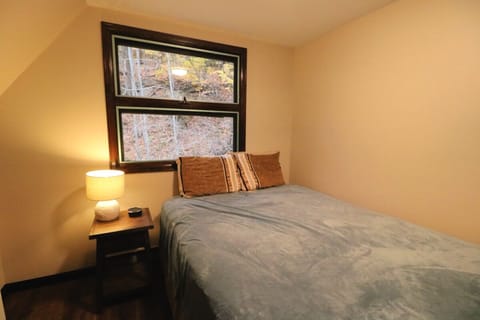 Bedroom #3 - Queen Bed