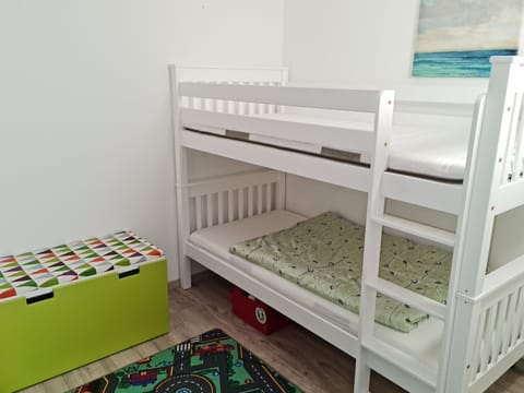 2 bedrooms, travel crib, free WiFi, bed sheets