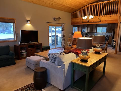 TV is connected to Roku & Blueray/DVD players. Plus lots of DVDs & board games. 