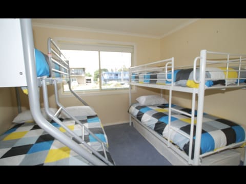 3 bedrooms, iron/ironing board, travel crib