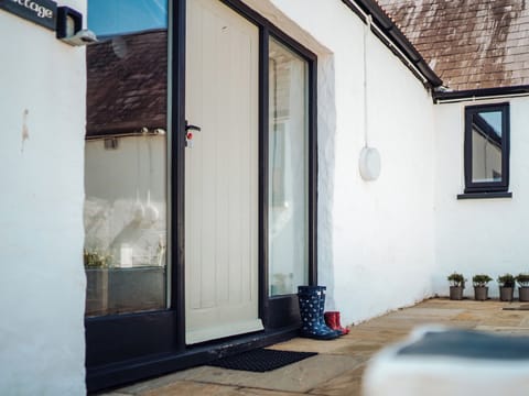 Exterior | Goose Cottage - Celtic Haven Resort, Lydstep, near Tenby