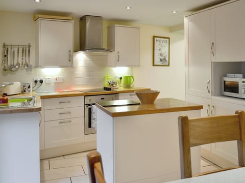 Spacious, well equipped kitchen/ dining room | Railston Cottage, Seahouses