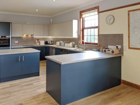 Well-equipped kitchen | Brambleside, Mawbray near Allonby