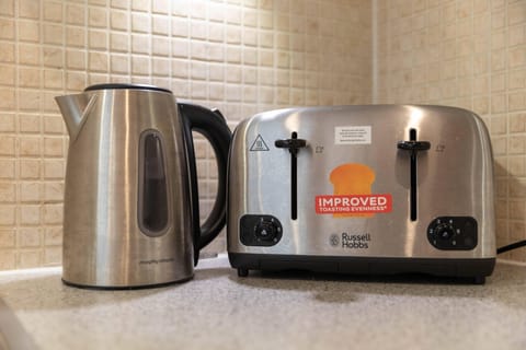 Toaster, kettle