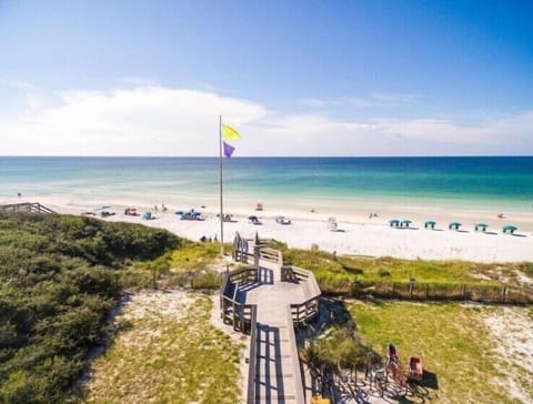 Beach nearby, sun loungers, beach towels