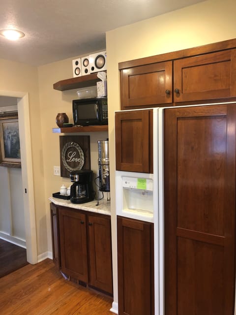 Breakfast bar in kitchen