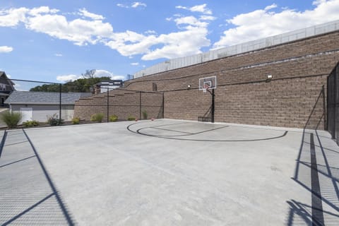 Sport court