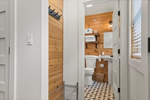 Combined shower/tub, hair dryer, towels, toilet paper