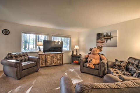 Living Area | Smart TV | Electric Fireplace