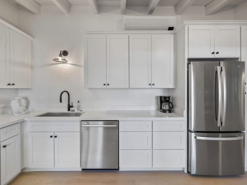 Full kitchen: Keurig, fridge, stove/oven, plates and utensils ,dishwasher