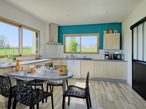 Cabinetry, Furniture, Countertop, Window, Table, Wood, Tap, Kitchen, Floor, Flooring