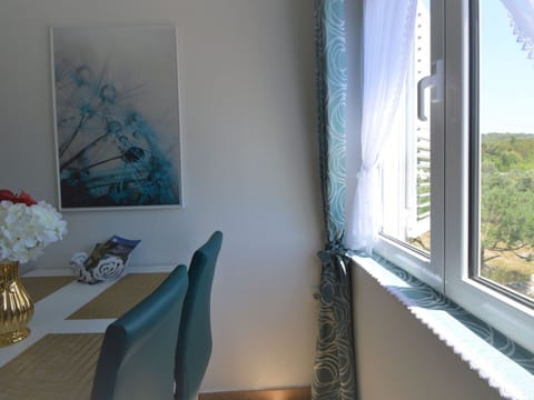 Plant, Furniture, Building, Window, Azure, Blue, Table, Textile, House, Wood