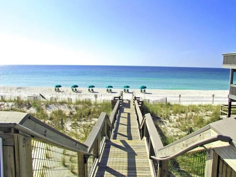 Beach nearby, sun loungers, beach towels