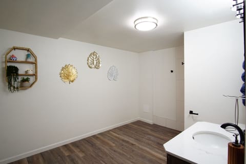 Combined shower/tub, hair dryer, towels, soap