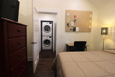 3 bedrooms, in-room safe, desk, iron/ironing board