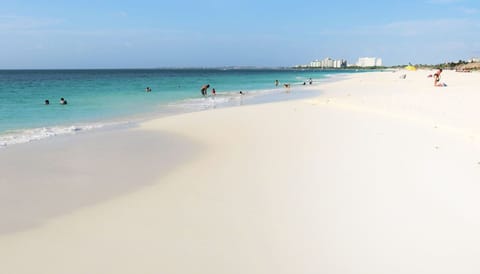 Beach nearby, sun loungers, beach towels