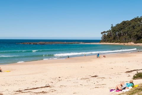 Beach nearby, sun loungers, beach towels