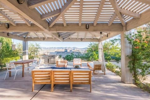 Outdoor Living With Views Day And Night