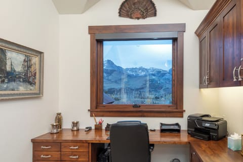 5.7-san-sophia-manor-mountain-village-office