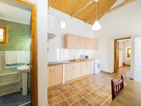 Enjoy the cuisine of this farm in Coín