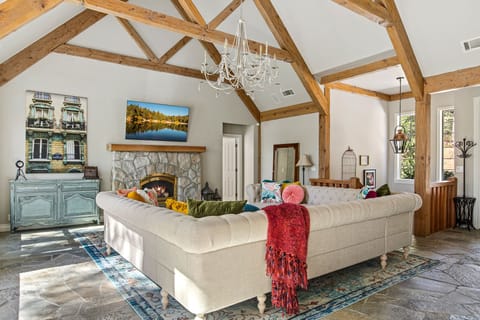 Upstairs Living Room (view from Kitchen), streaming video, high ceilings, fire