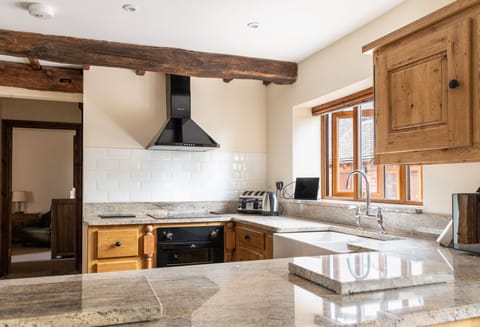 Granary fully fitted kitchen with granite worktops
