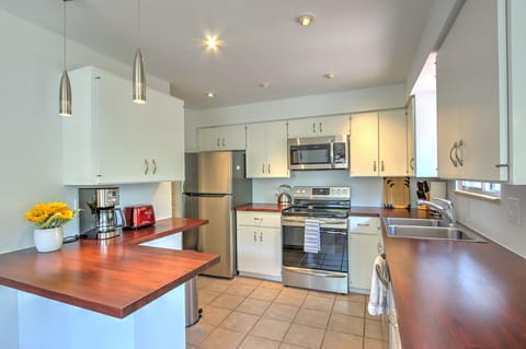 Well equipped kitchen with new appliances