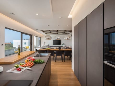 Table, Building, Furniture, Kitchen, Countertop, Kitchen & Dining Room Table, Wood, Interior Design, Living Room, Hall